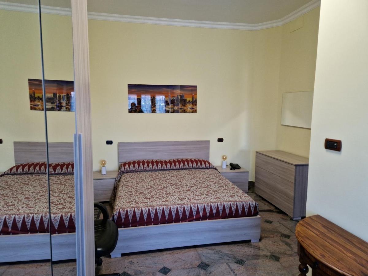 Hotel Castelbarco House A Roma Esterno foto